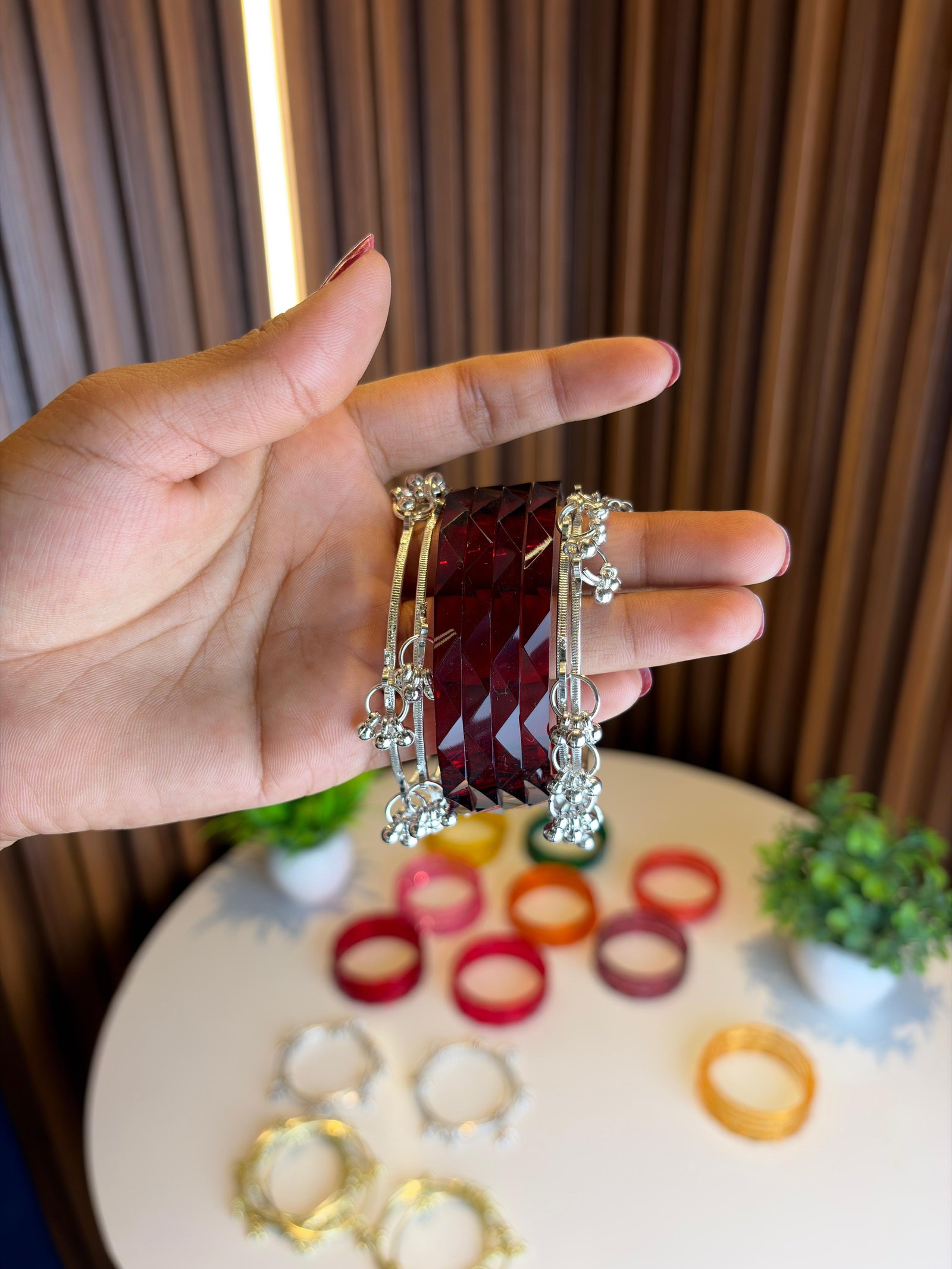 Pack of 8 Viral Kashmiri Bangles Set | 4 Wine Maroon Crystal Acrylic Bangles + 4 Silver Kashmiri Ghungroo Bangles | Kashmiri Glass Bangles | Meesho Trending Combo Set Box